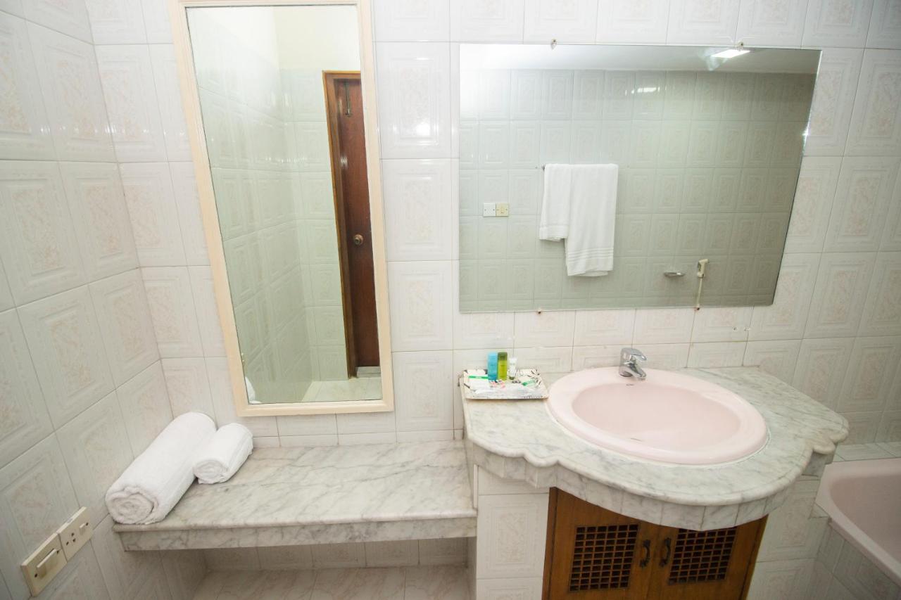 Hotel Suite Palace Dháka Exteriér fotografie